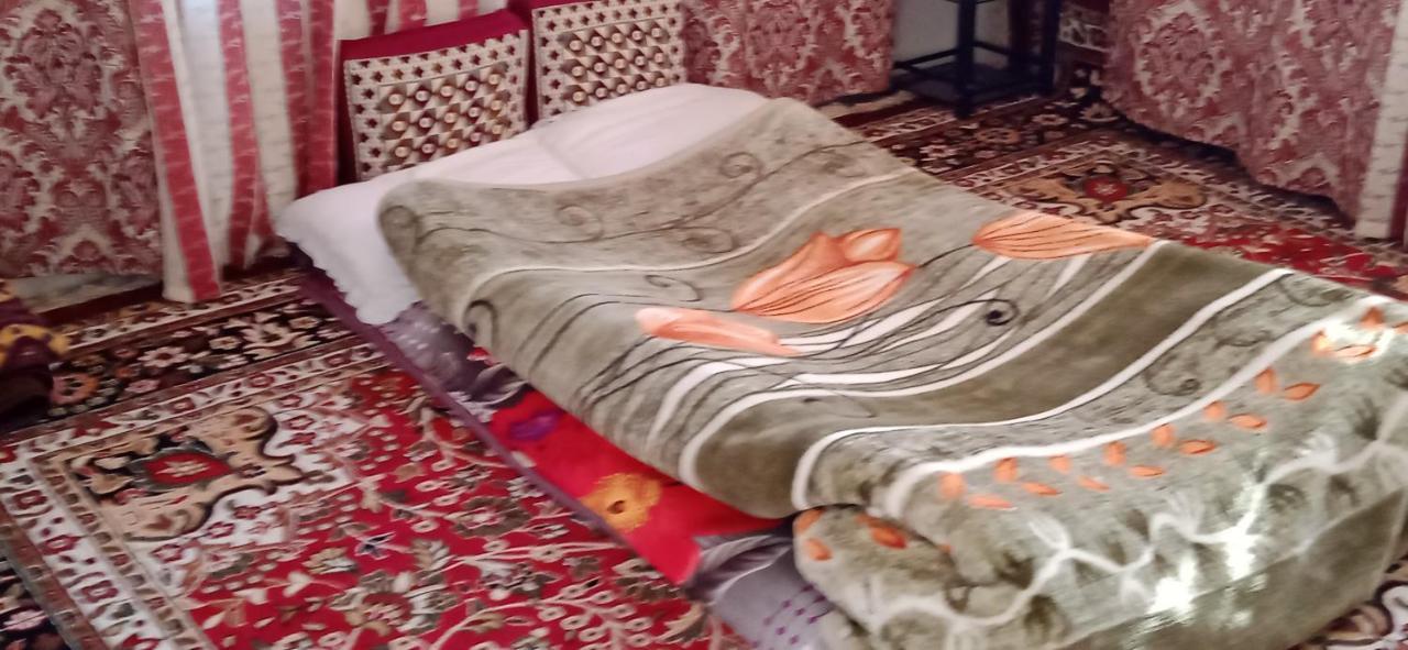 Mir Manzil Bed and Breakfast Srīnagar Eksteriør billede